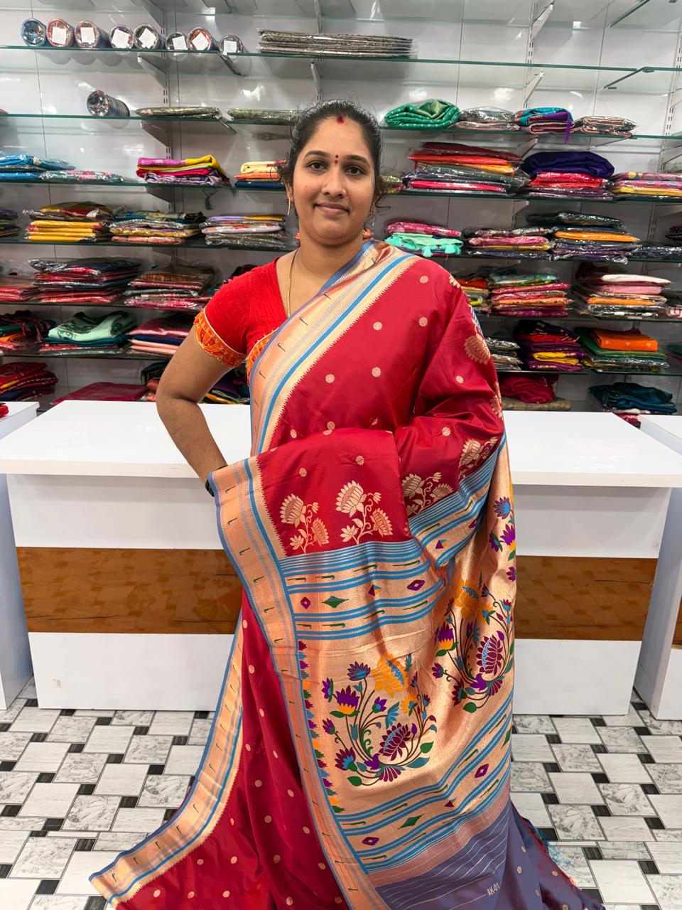 BEAUTIFULL DOUBLE SHADED PINKISH MAROON COLOUR SMALL ZARI BORDER